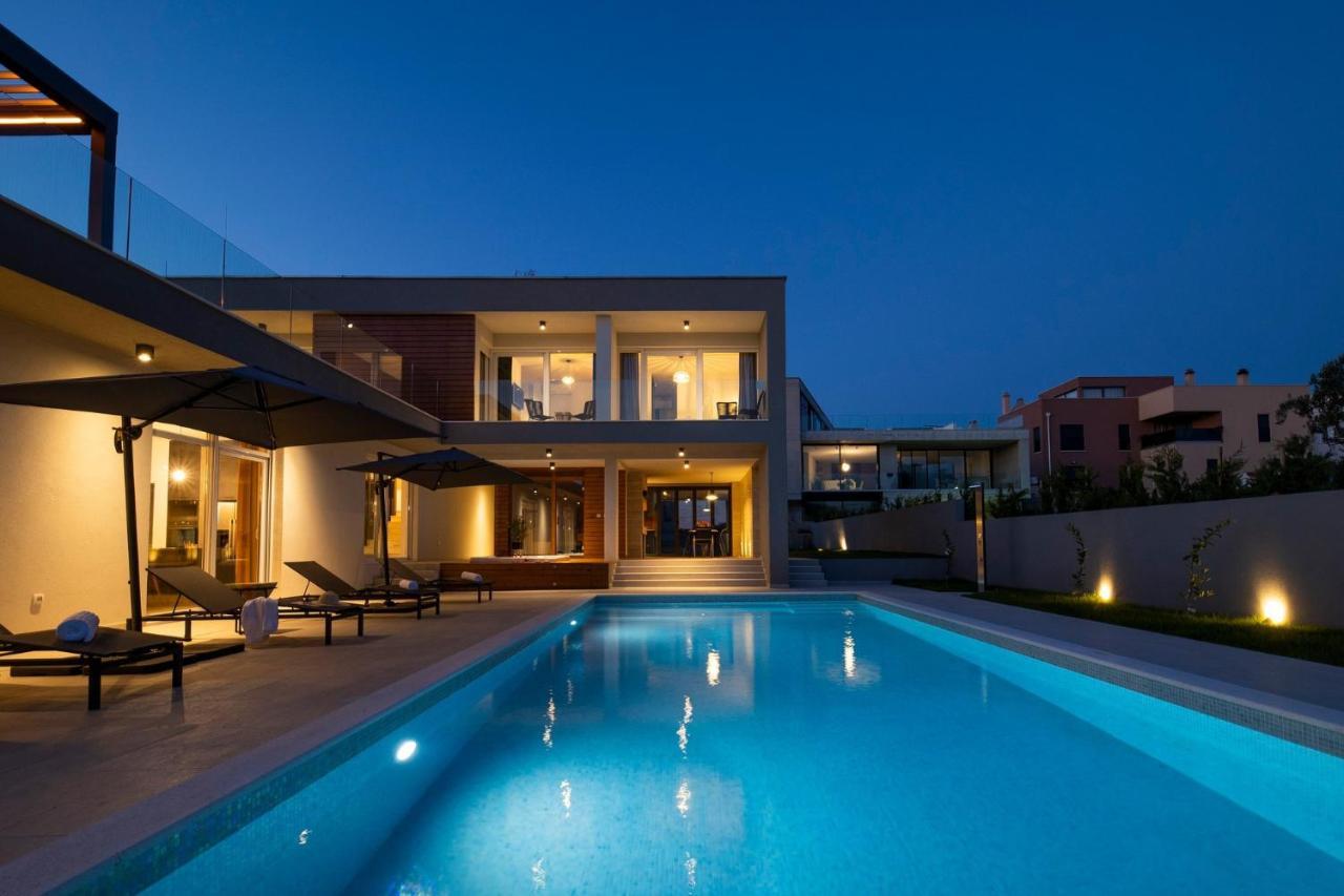 Beautiful Mary Lou Villa