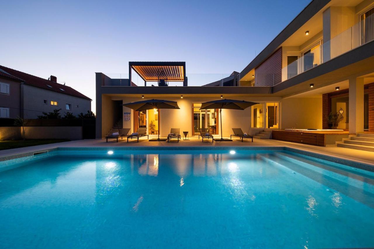 Beautiful Mary Lou Villa